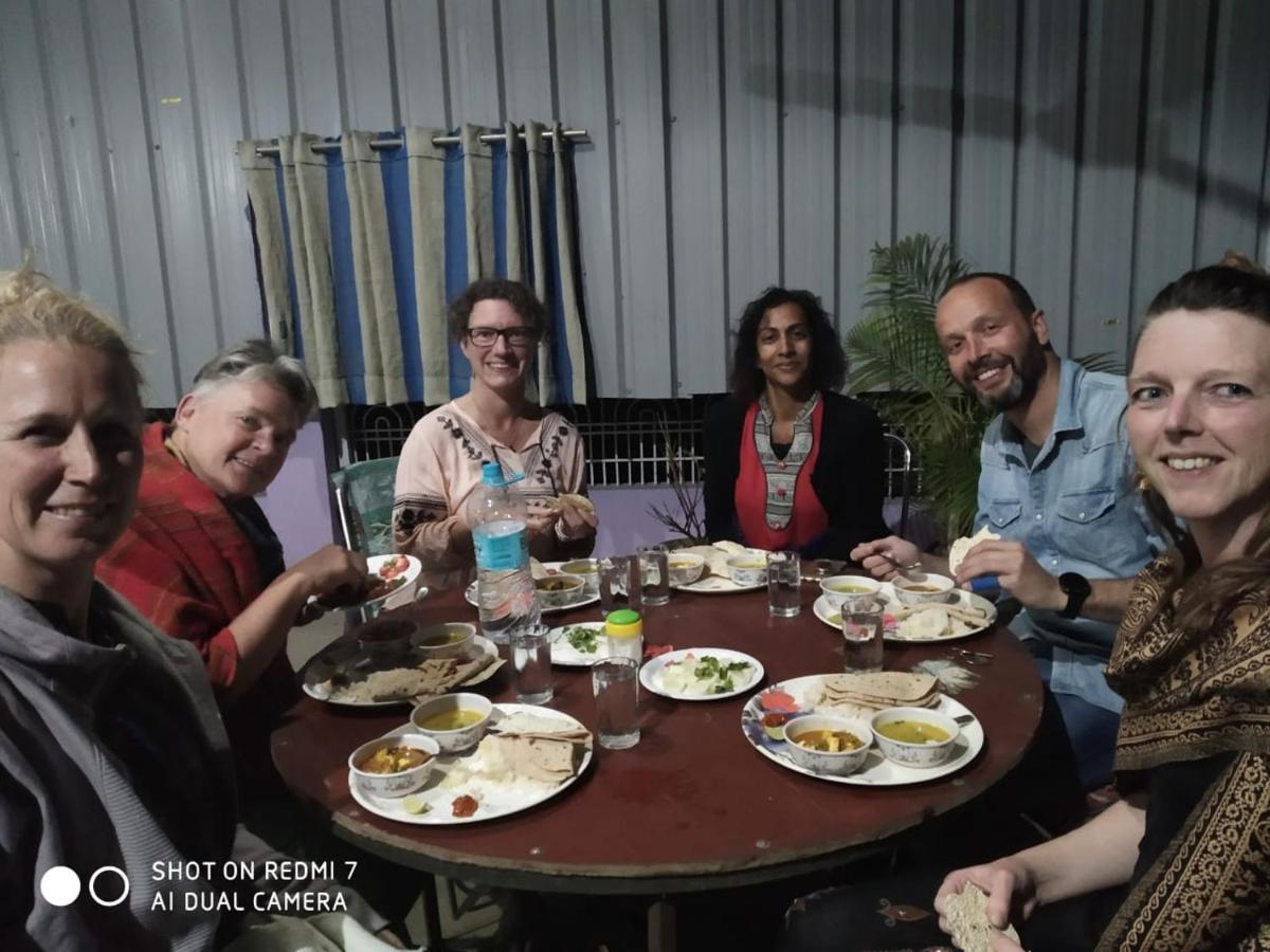 Srishti Shelter Hotel Varanasi Ngoại thất bức ảnh
